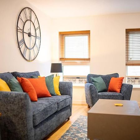 Modern City Centre Apartment In Инвернес Екстериор снимка