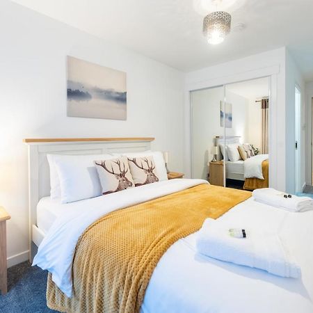 Modern City Centre Apartment In Инвернес Екстериор снимка