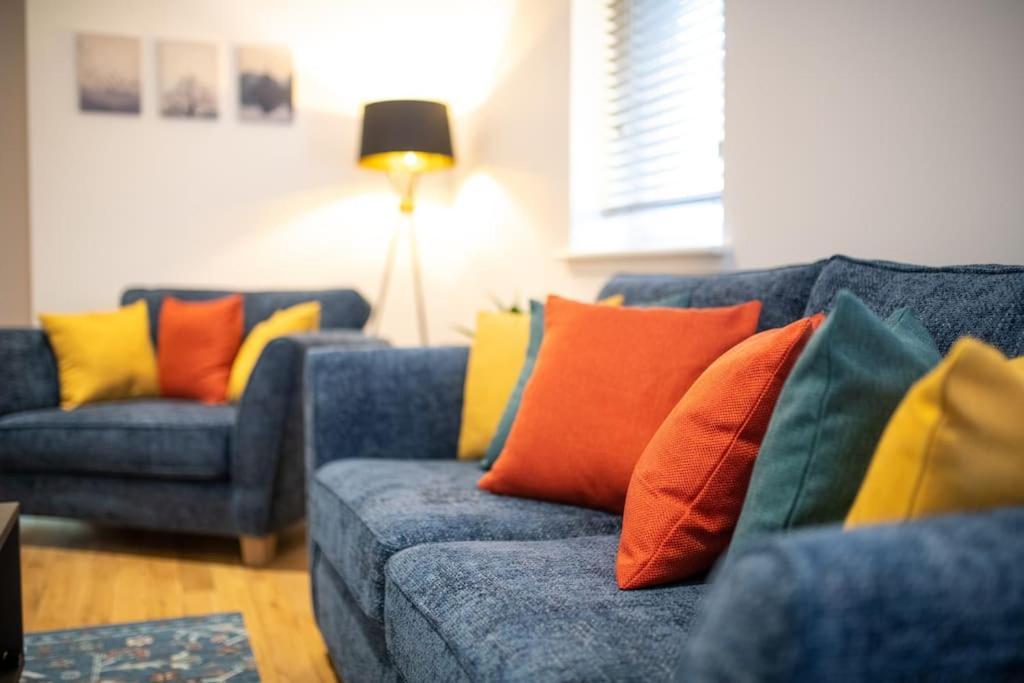 Modern City Centre Apartment In Инвернес Екстериор снимка
